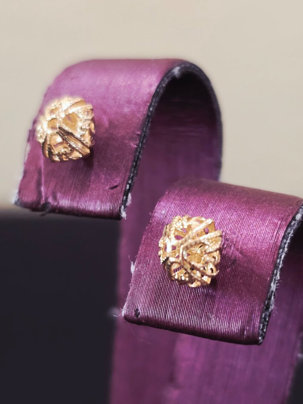 Vintage 14k Yellow Gold 6mm Filigree Flower Dome Stud Earrings - 0.6 g Starburst